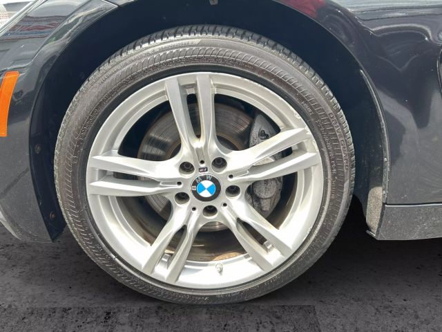 Vehicle image 23 of 26
