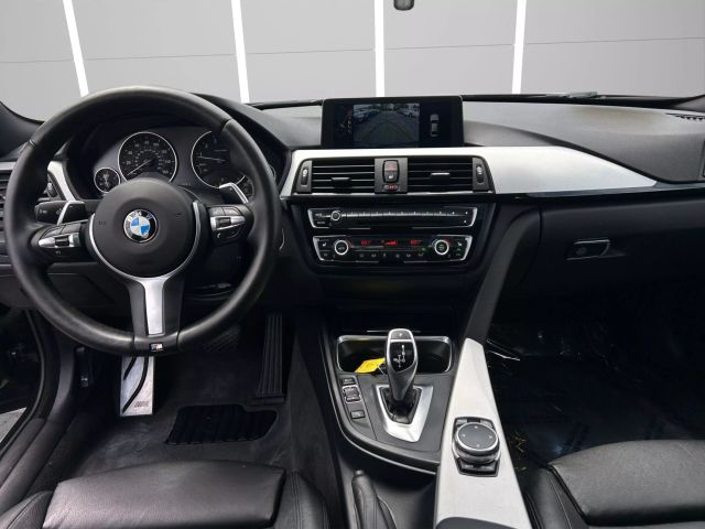 Vehicle image 15 of 26