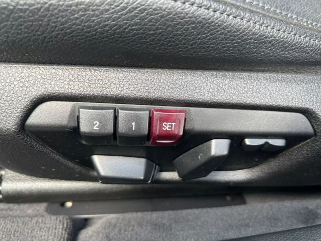 Vehicle image 21 of 26
