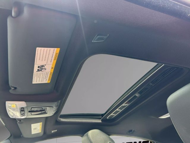 Vehicle image 17 of 26