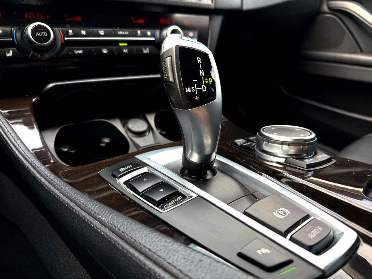 Vehicle image 18 of 22