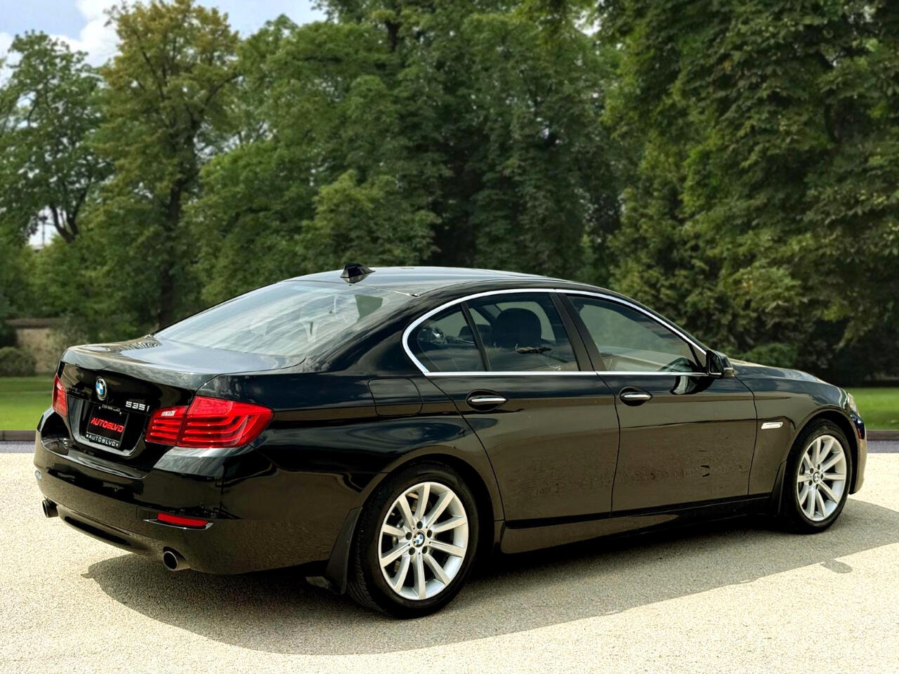 Vehicle image 6 of 22