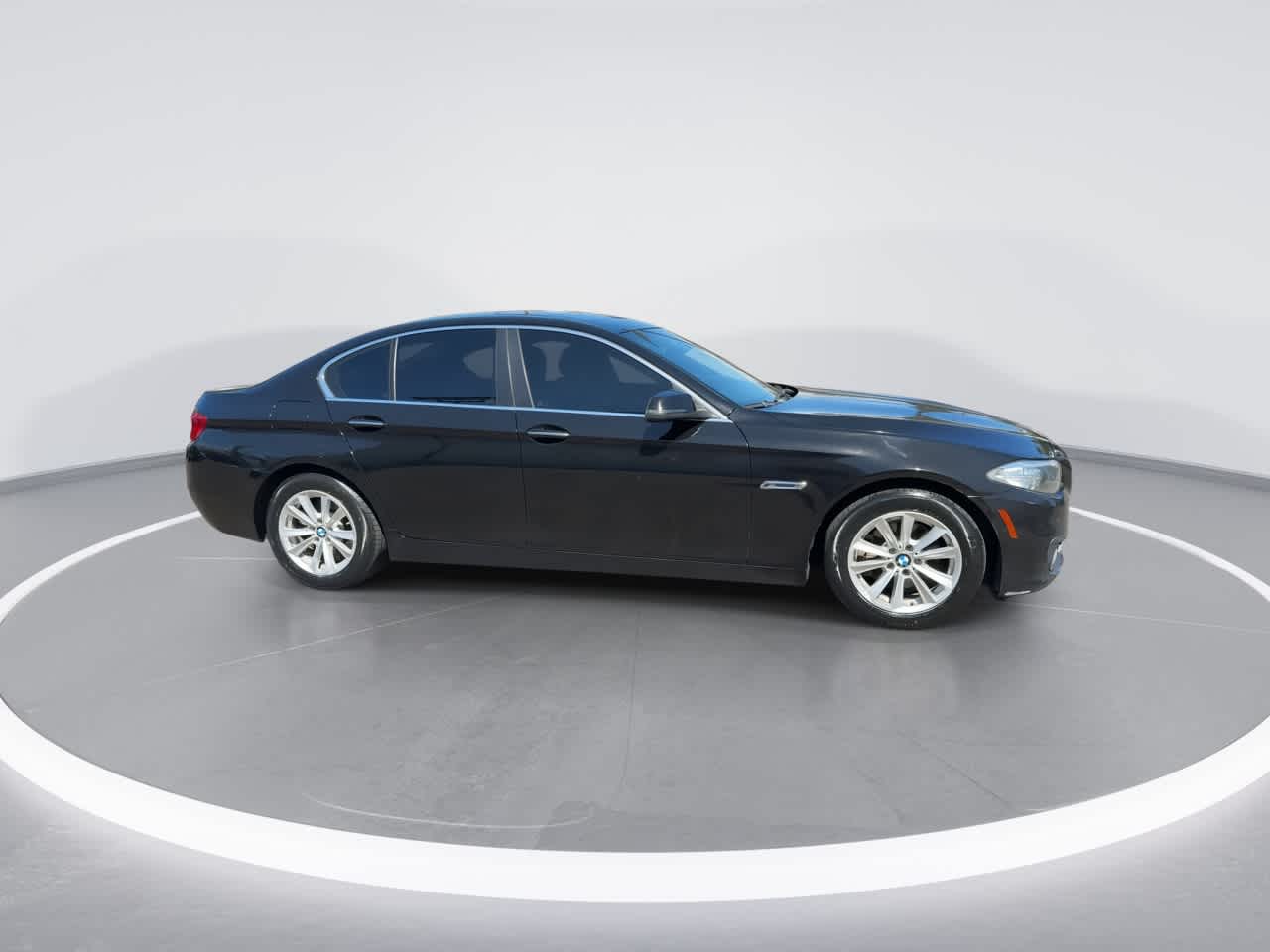 Vehicle image 5 of 32