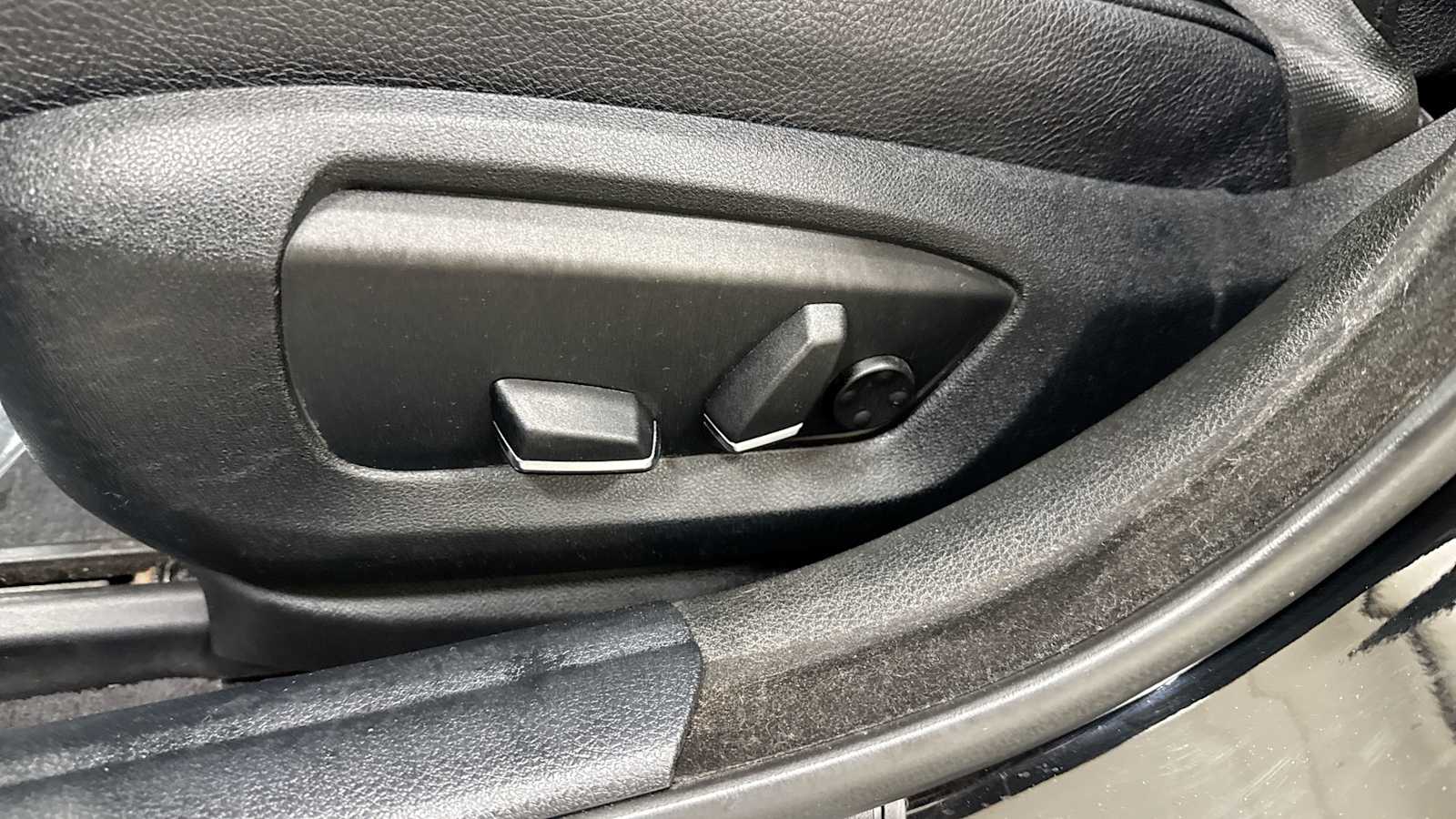 Vehicle image 32 of 32