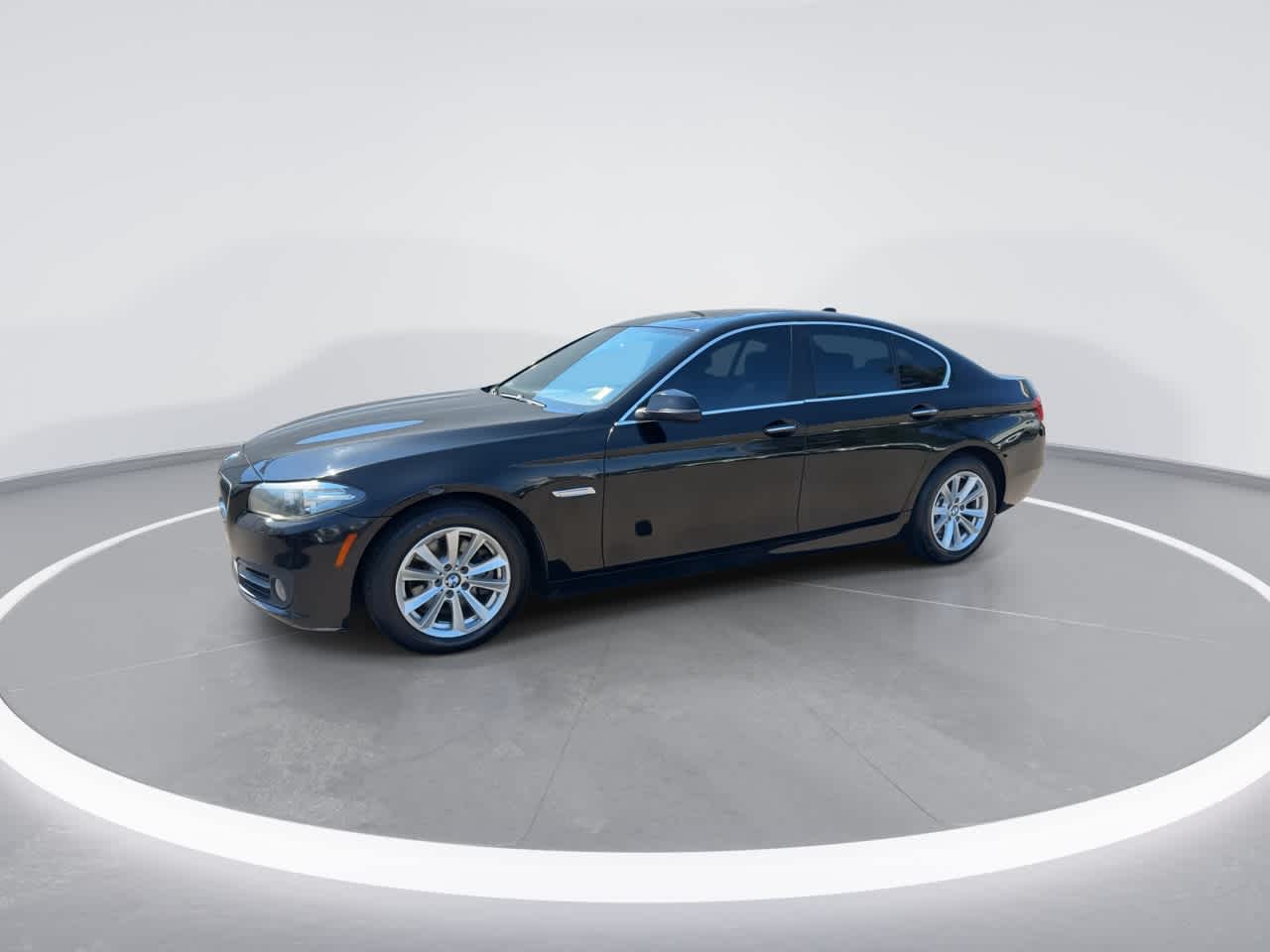 Vehicle image 2 of 32