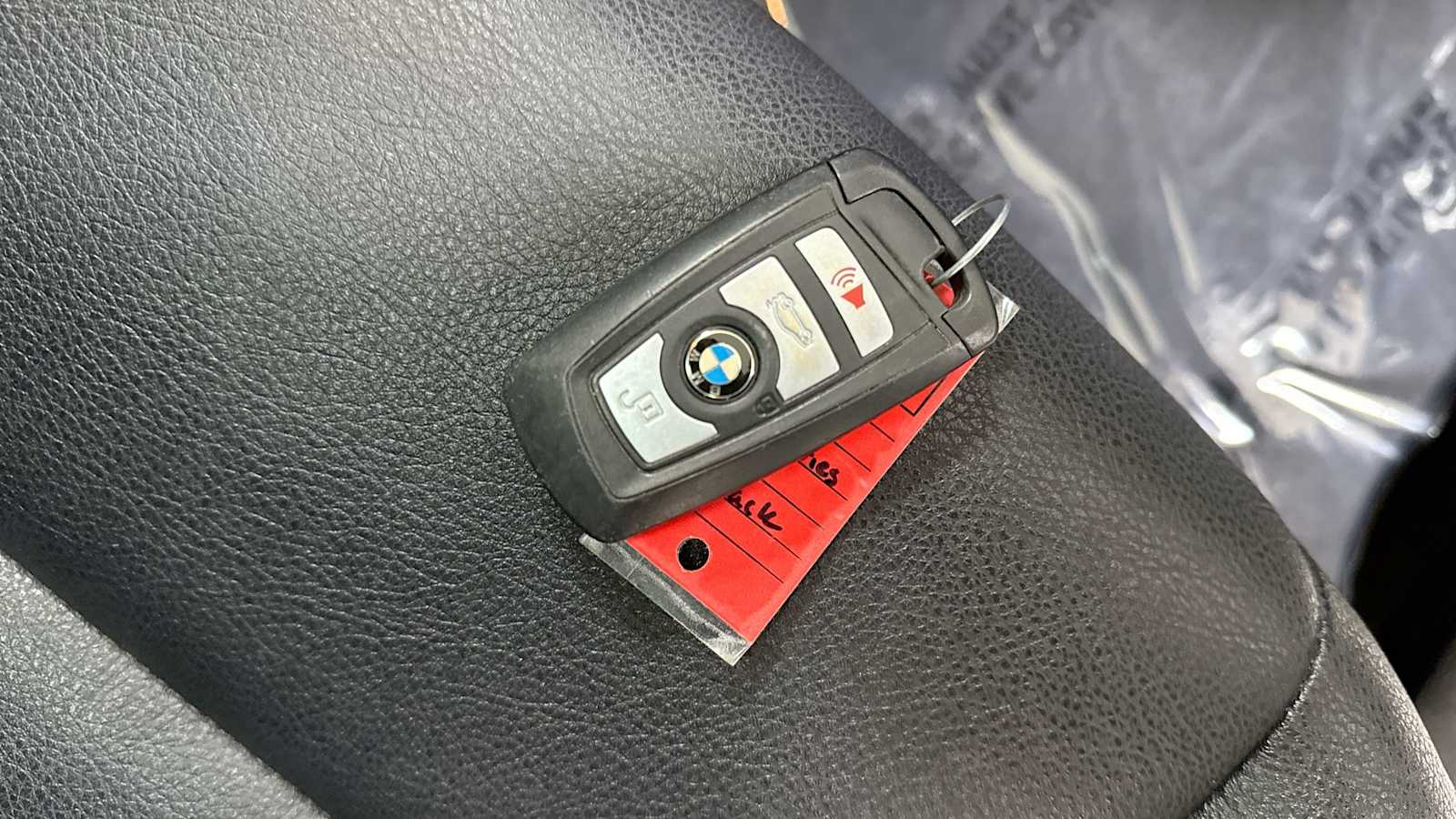 Vehicle image 29 of 32