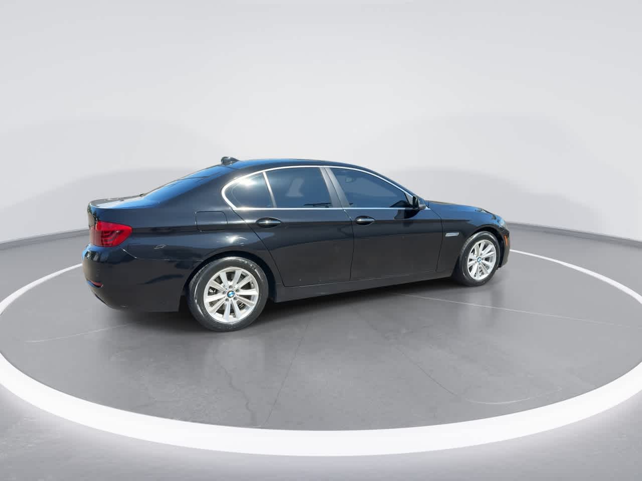 Vehicle image 6 of 32
