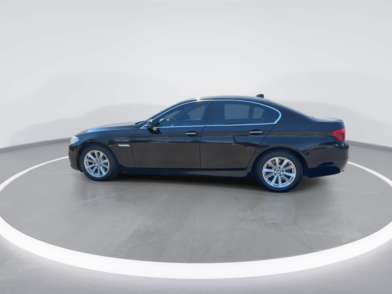 Vehicle image 9 of 32