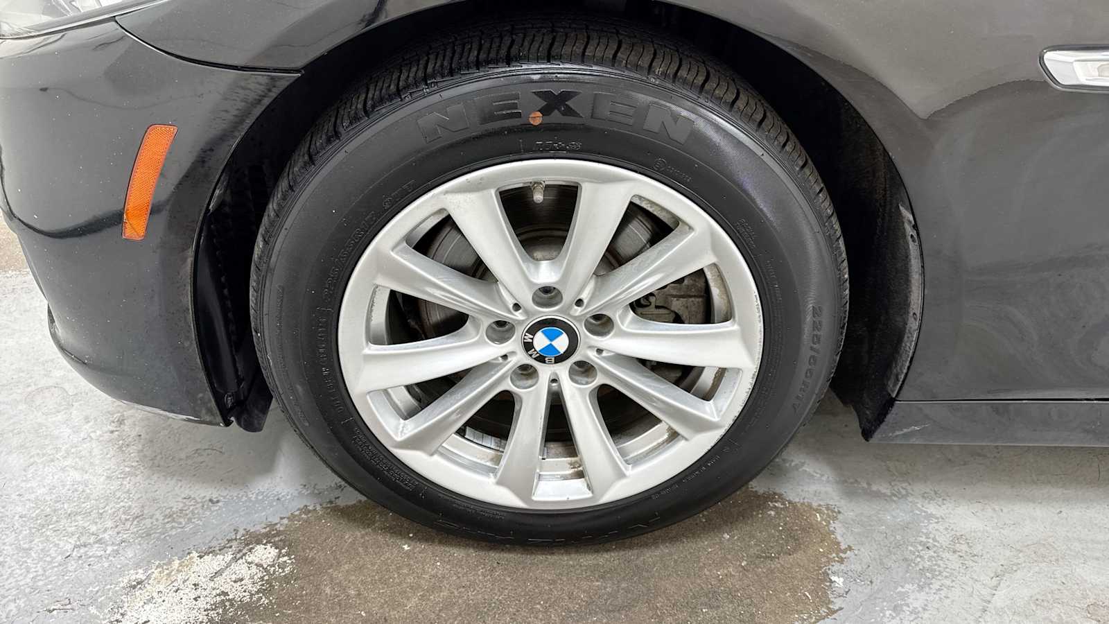 Vehicle image 11 of 32