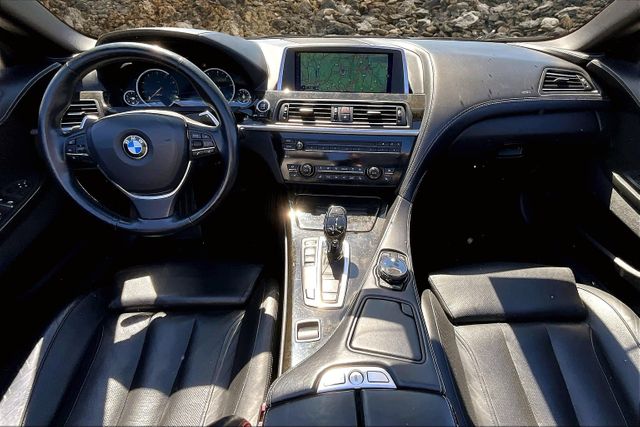 Vehicle image 15 of 30