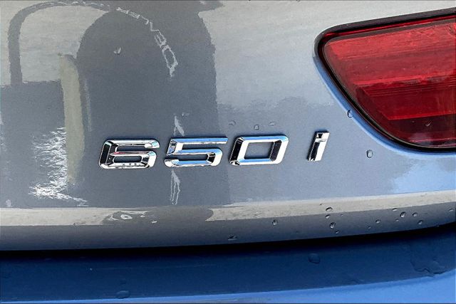 Vehicle image 10 of 30