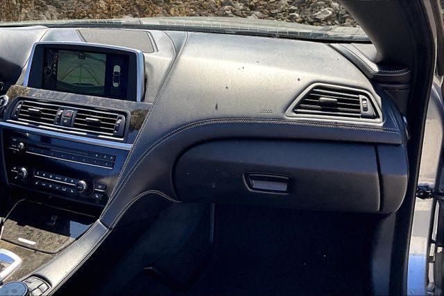 Vehicle image 16 of 30