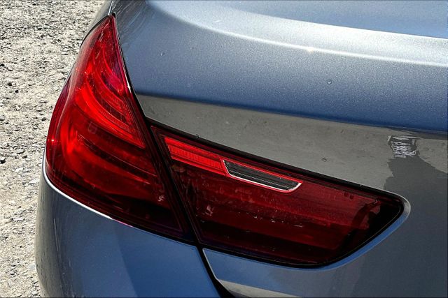 Vehicle image 28 of 30