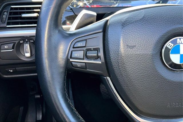 Vehicle image 17 of 30