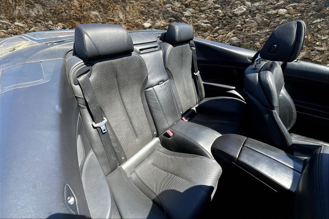 Vehicle image 25 of 30