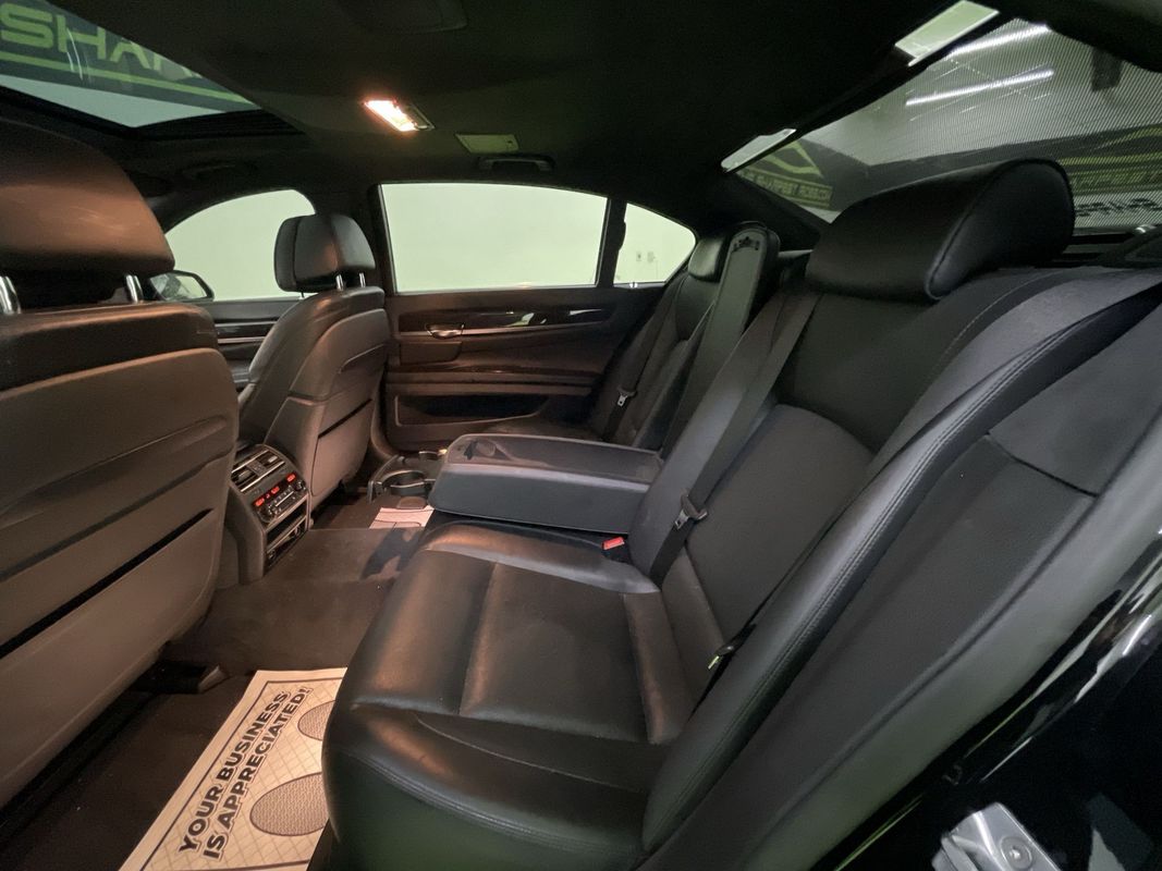 Vehicle image 13 of 29