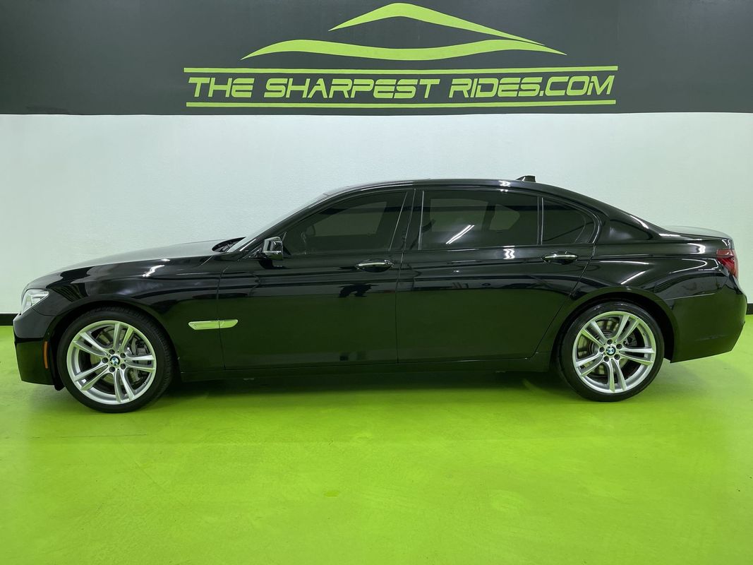 Vehicle image 8 of 29
