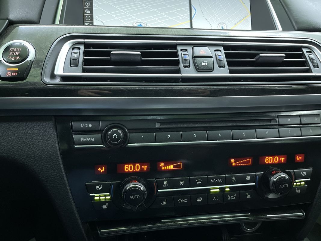 Vehicle image 19 of 29