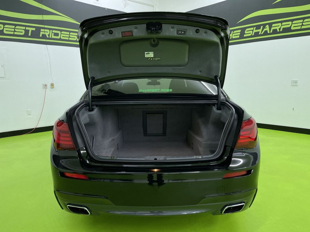 Vehicle image 12 of 29