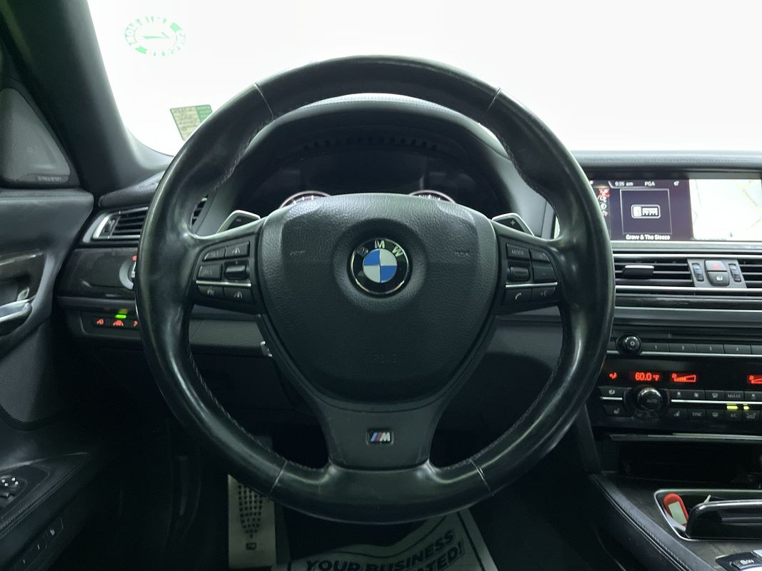 Vehicle image 17 of 29