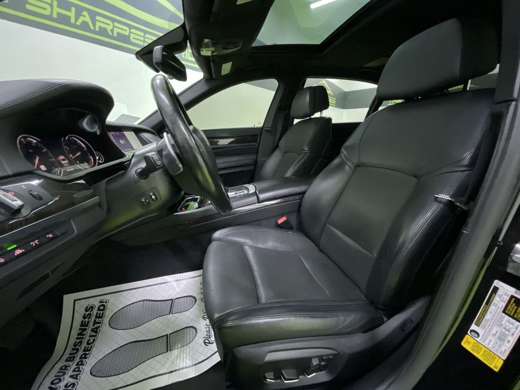 Vehicle image 14 of 29