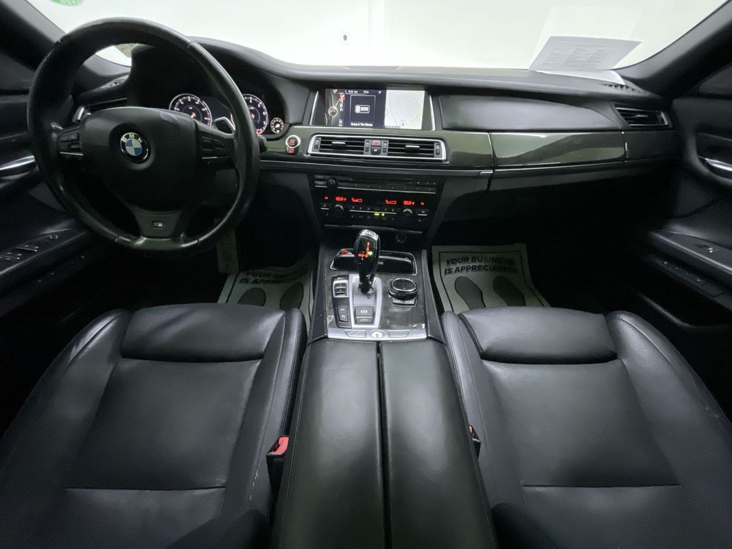 Vehicle image 16 of 29