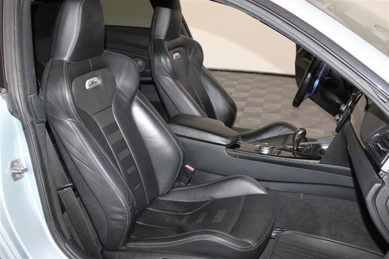 Vehicle image 32 of 48
