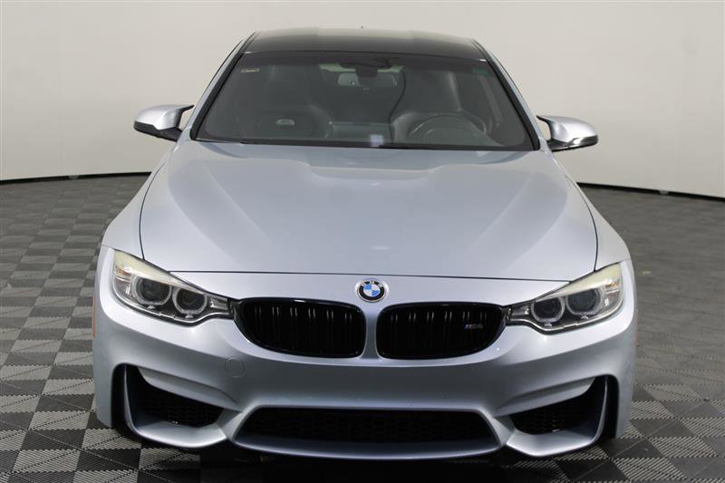 Vehicle image 4 of 48