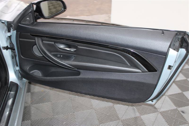 Vehicle image 27 of 48