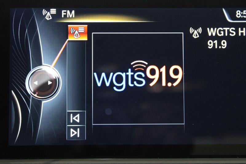 Vehicle image 43 of 48