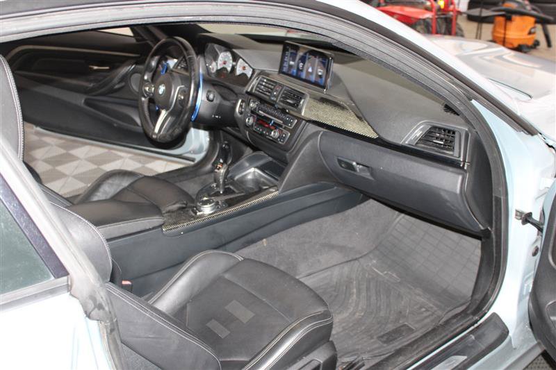 Vehicle image 28 of 48
