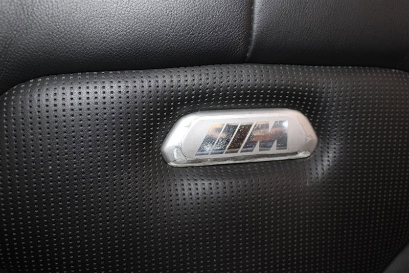 Vehicle image 33 of 48