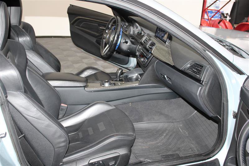 Vehicle image 31 of 48