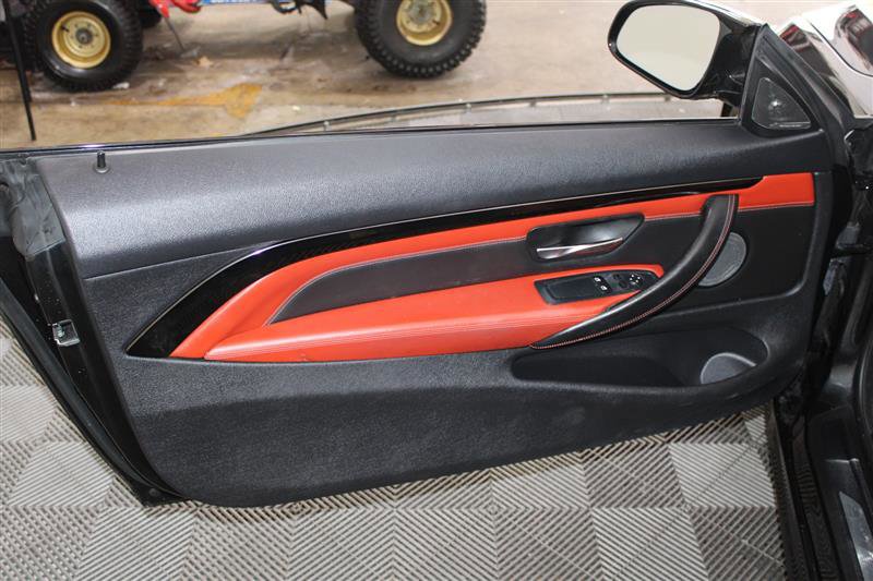 Vehicle image 21 of 45