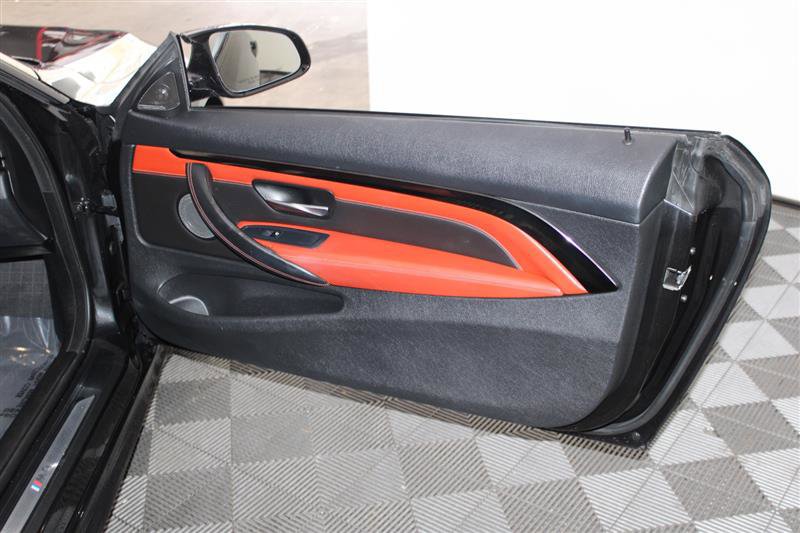 Vehicle image 27 of 45