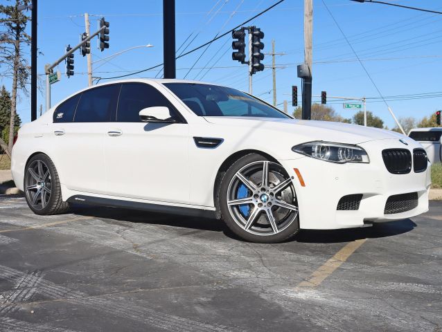 2015 BMW M5 Base Image 6 of 46