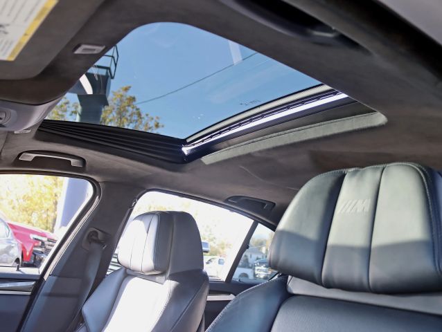 2015 BMW M5 Base Image 24 of 46