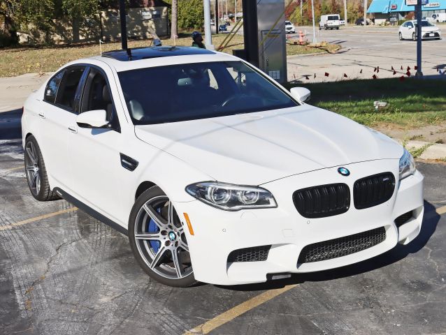 2015 BMW M5 Base Image 5 of 46
