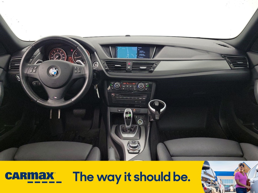 Vehicle image 11 of 28