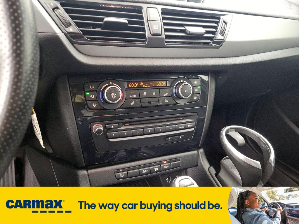 Vehicle image 21 of 28