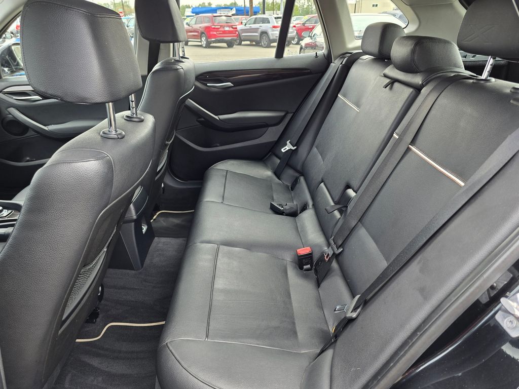 Vehicle image 14 of 42