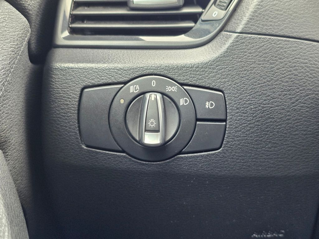 Vehicle image 39 of 42