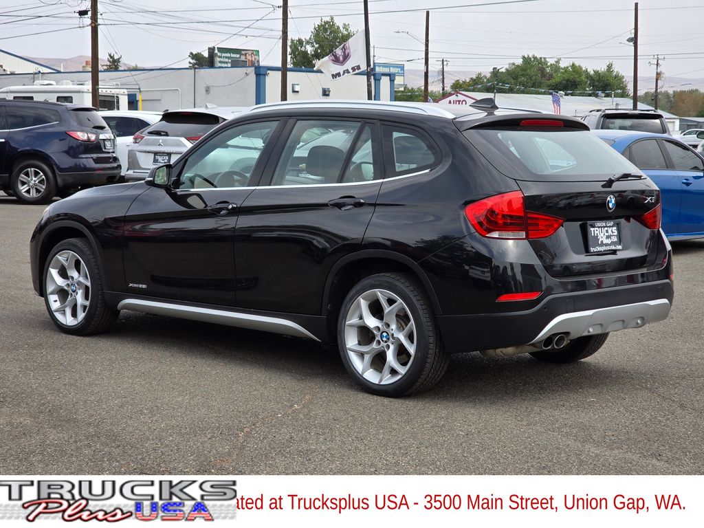 Vehicle image 7 of 42