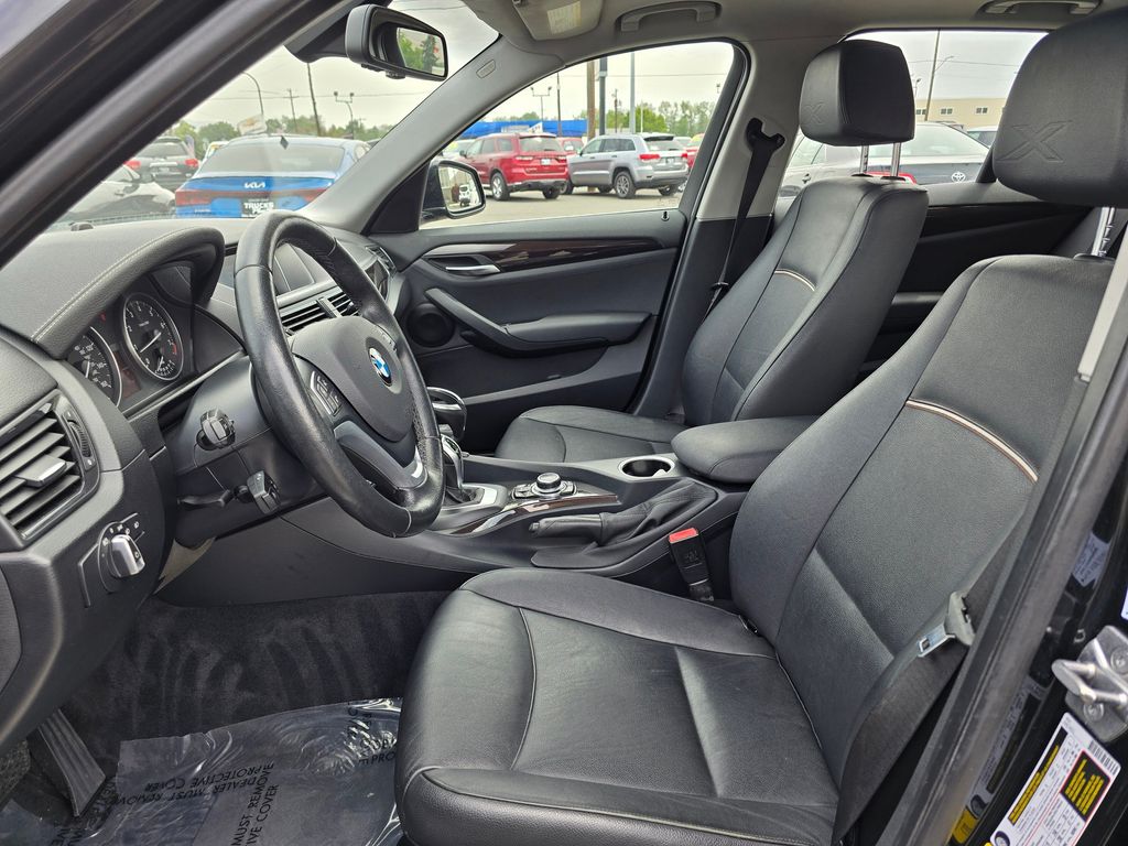 Vehicle image 16 of 42