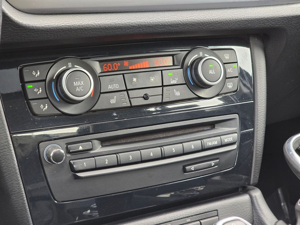 Vehicle image 34 of 42