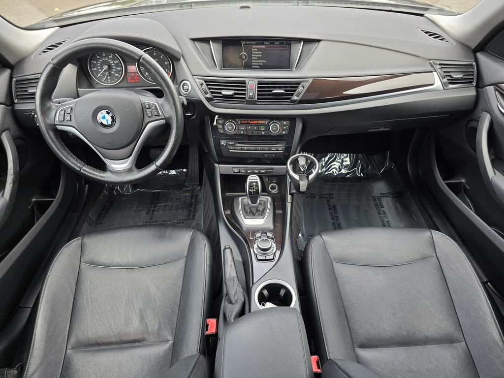 Vehicle image 19 of 42