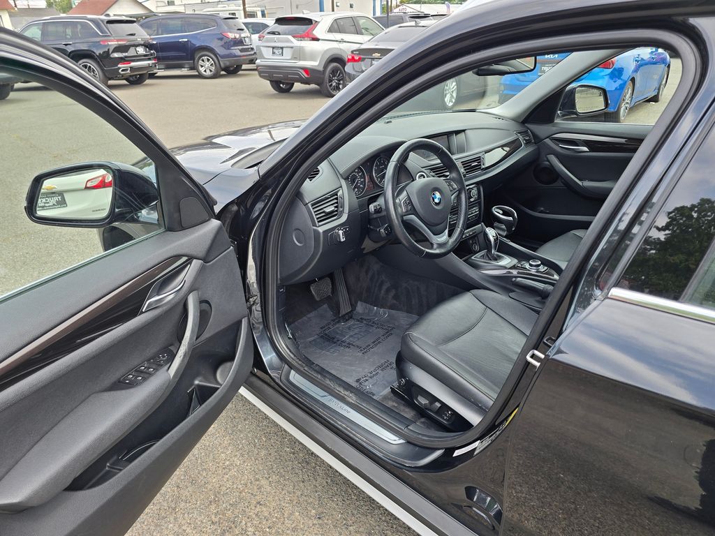 Vehicle image 17 of 42