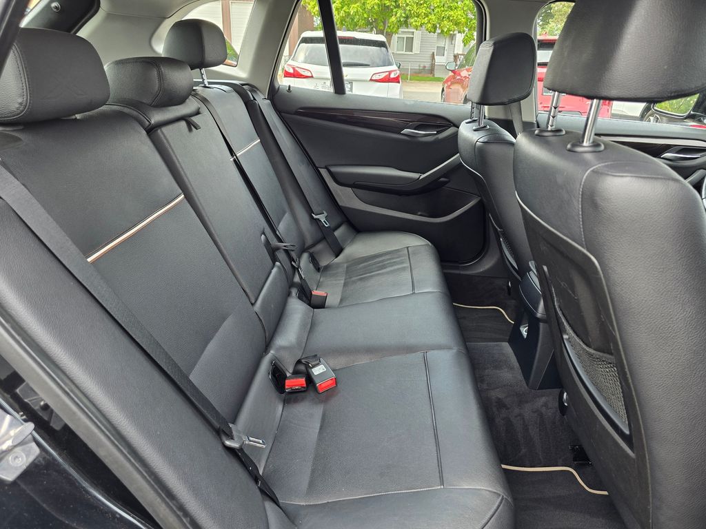 Vehicle image 11 of 42