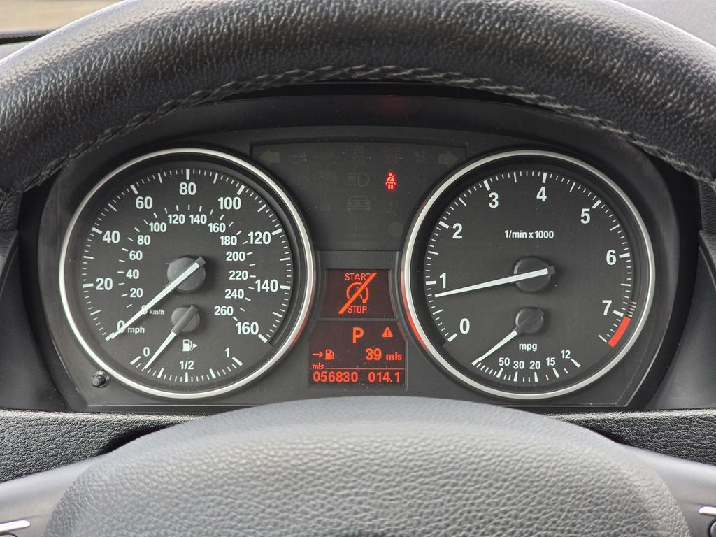 Vehicle image 21 of 42