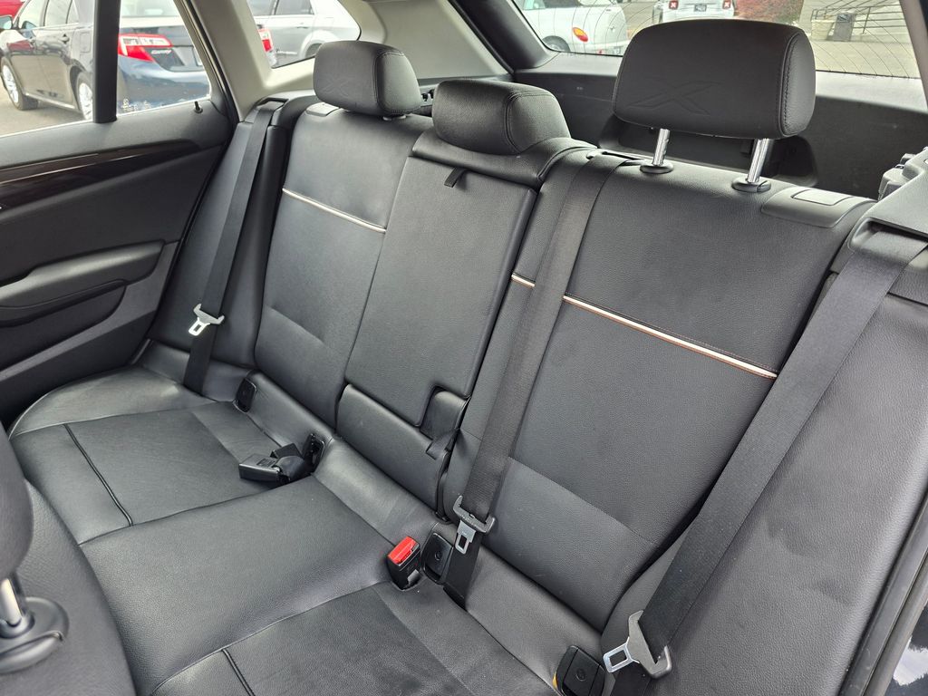 Vehicle image 15 of 42